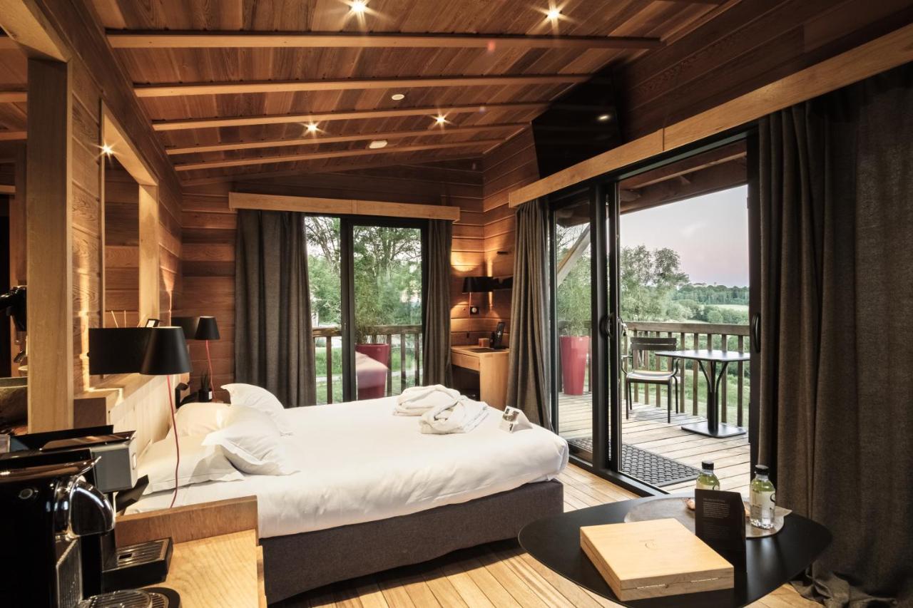 Le Domaine Des Pres Verts Suites & Chambres Avec Jacuzzi Privatif Jouey Exterior foto